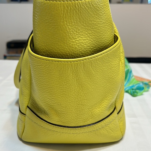 Coach Yellow Leather Shoulder Bag - Picture 5 of 10